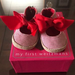 Adorable Stuart Weitzman red baby show with bows!